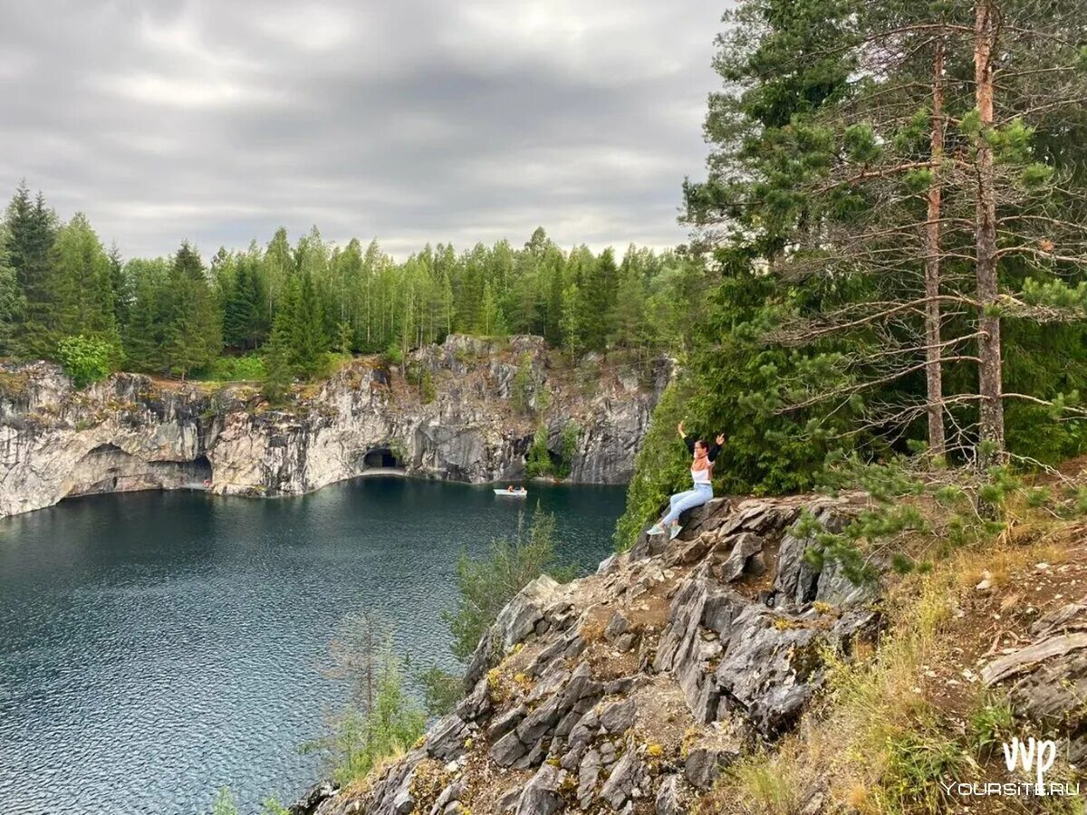 Сортавала места. Сортавала каньон Рускеала. Горный парк Рускеала Карелия. Карелия мраморный каньон Рускеала. Сортавала горный парк Рускеала.