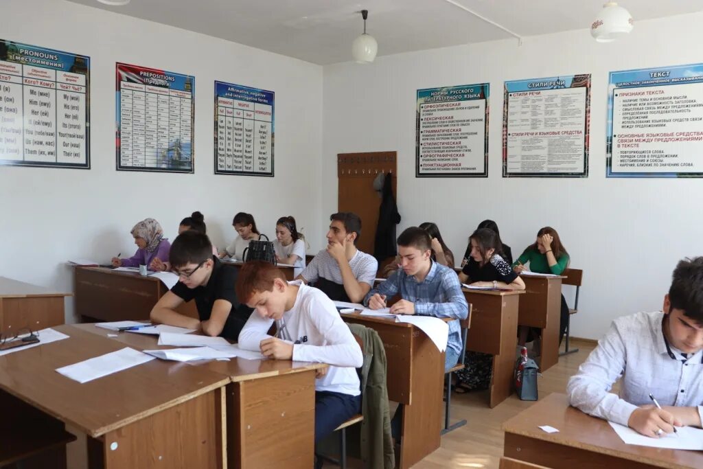 Декан юрфака дгу махачкала. Преподаватели дгу юридический факультет. Дгу факультет иностранных языков. 69 группа дгу. Пирбудагова диана шамильевна дгу.