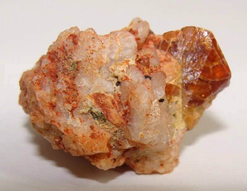 Минералы тория. Монацит зелёный. Минералы тория. Монацит минерал. Минералы тория.