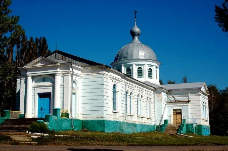 Бугаёвка Изюмский район. Бугаевка Харьковская область Изюмский район. Село Бугаевка Изюмский район Харьковской области. Церковь в Бугаевке.