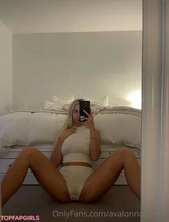 Slideshow Erotic Adventures of Avalon Nadfalusi on OnlyFans.