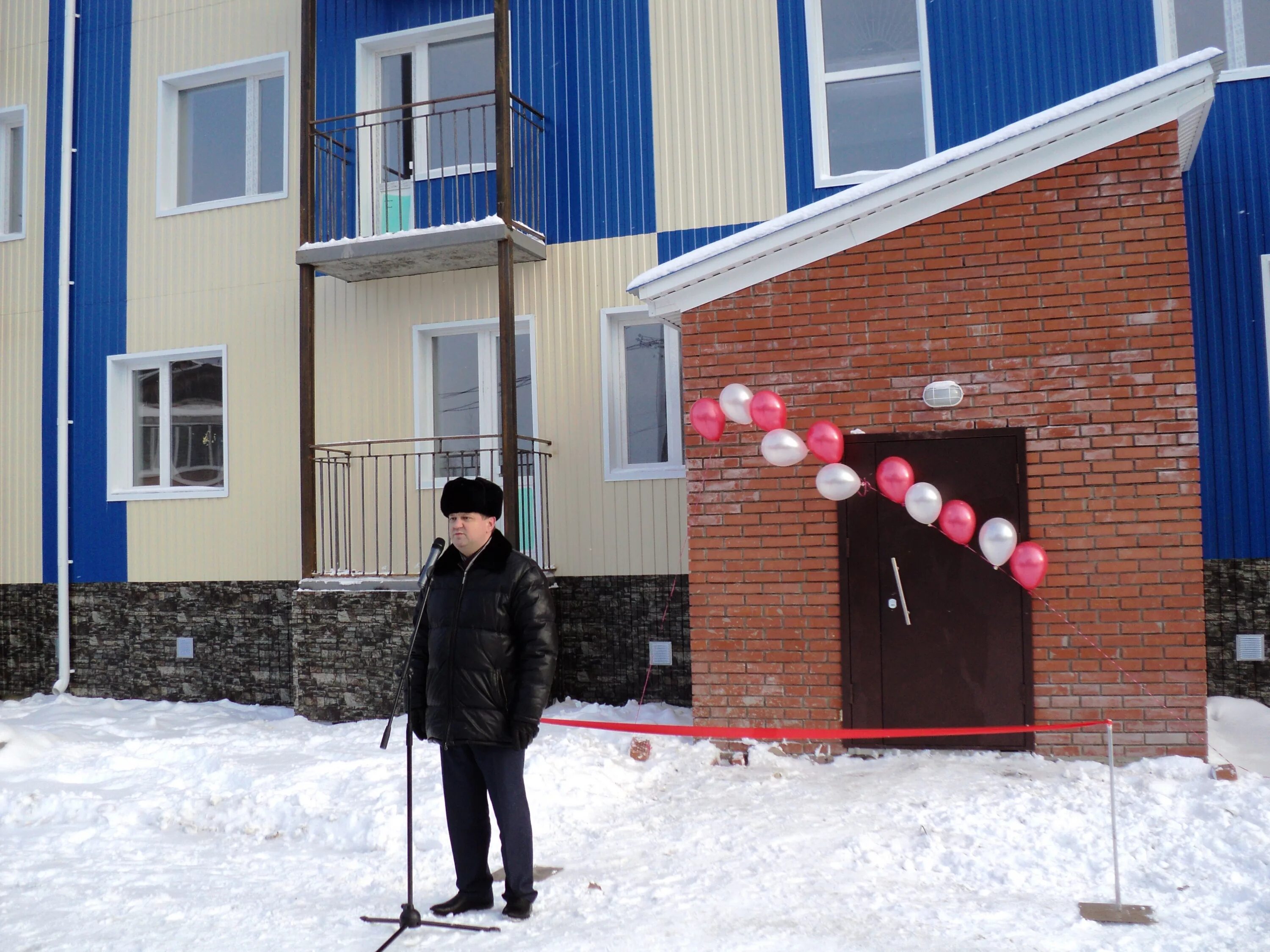 Погода первомайском по часам. Село Первомайское Томская область. Арбат Первомайское Томская область. Посёлок Первомайский Томская область. Вручение ключей.