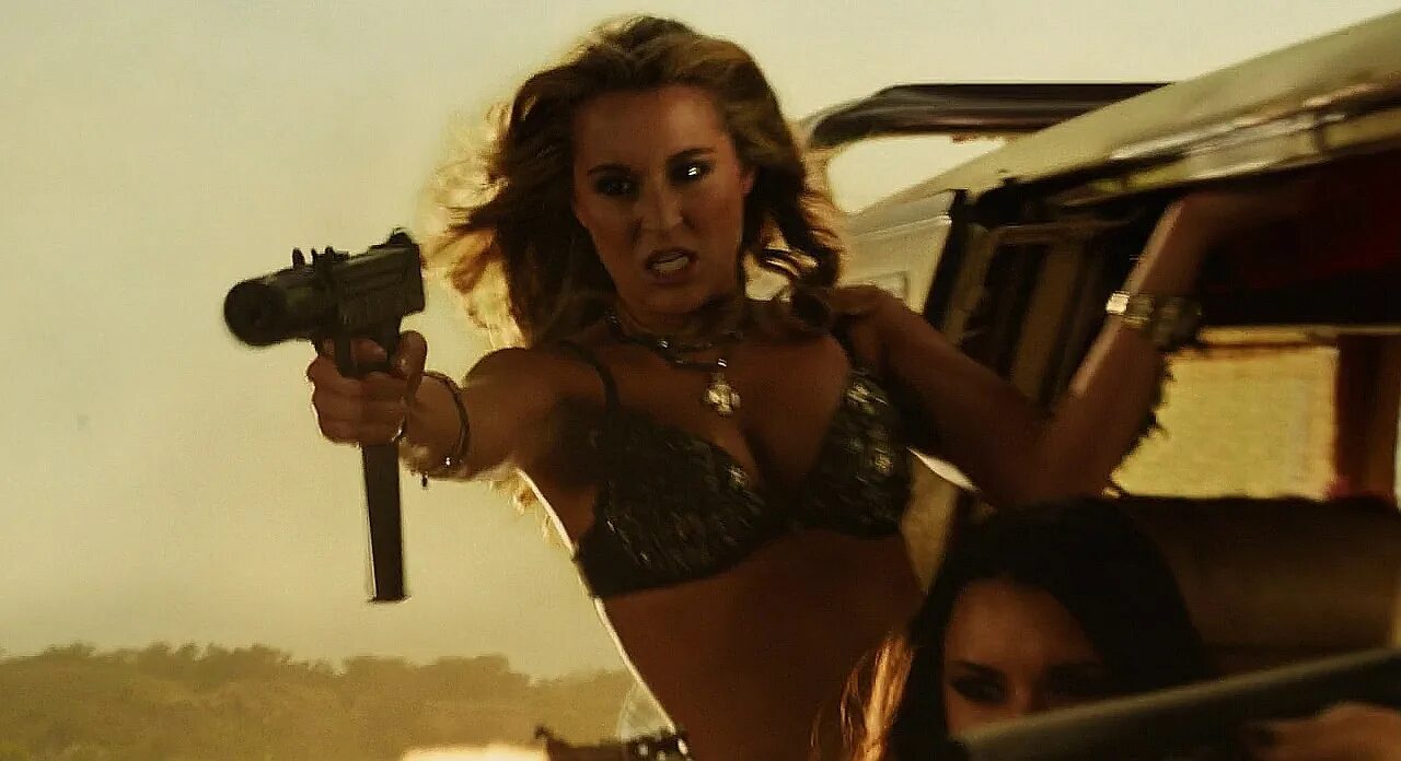 Machete Kills 2013.