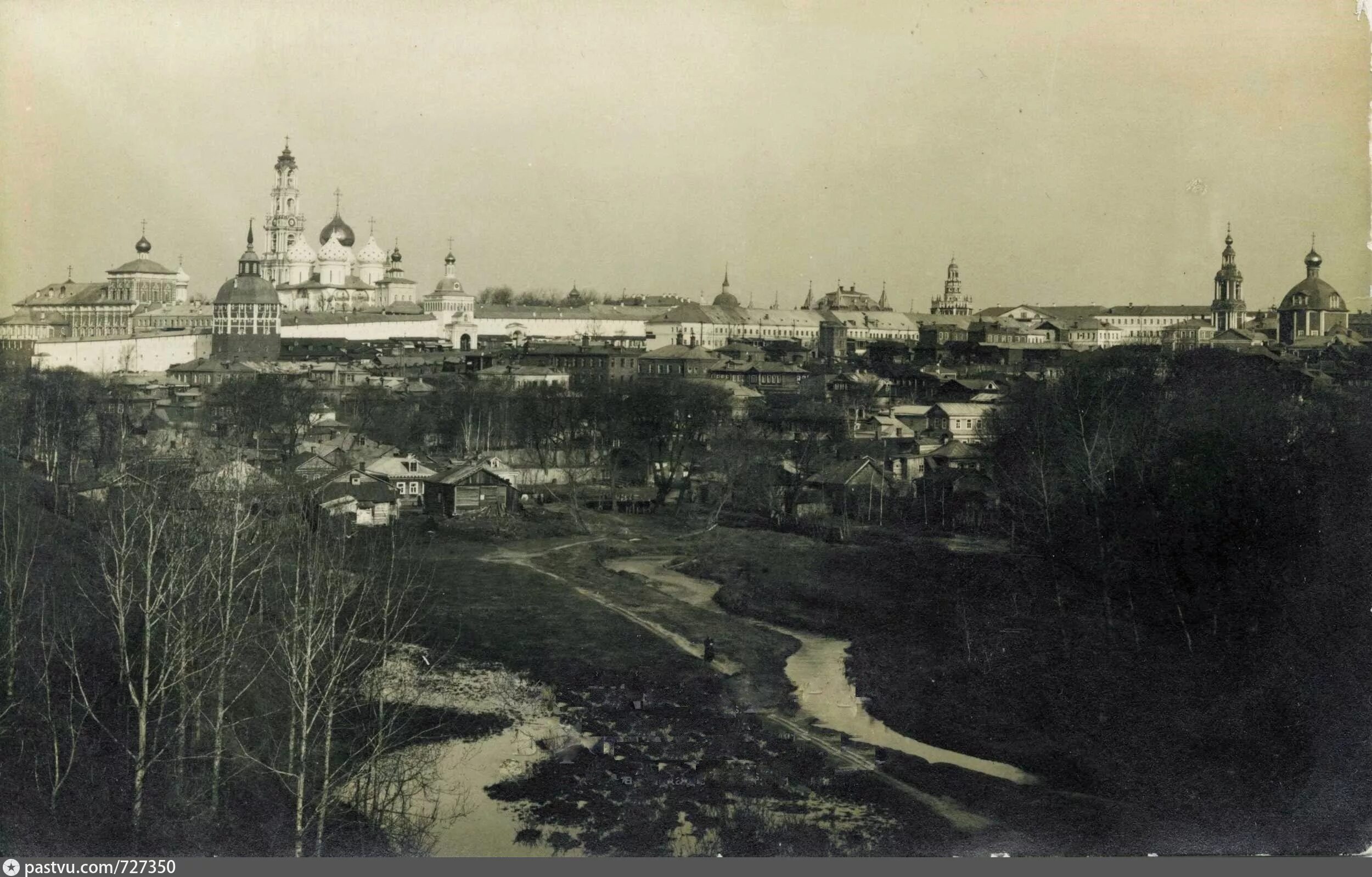 Сергиев посад в каком веке. Загорск Троице-Сергиева Лавра. Троице-Сергиева Лавра 20 век. Троице-Сергиева Лавра 19 века. Сергиев Посад начало 20 века.