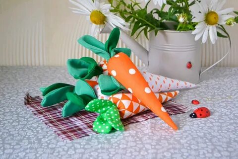 Игрушка морковка