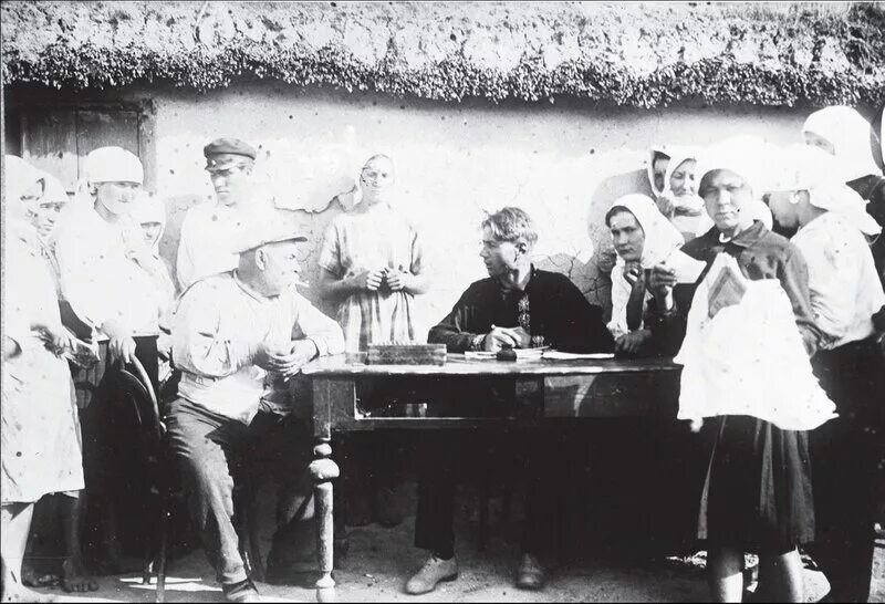 Первой половине 1930 х годов. Деревня в 1930-е годы. Красный путиловец завод. Раскулачивание 1932год алтай. Венесуэла во второй половине 20 века.