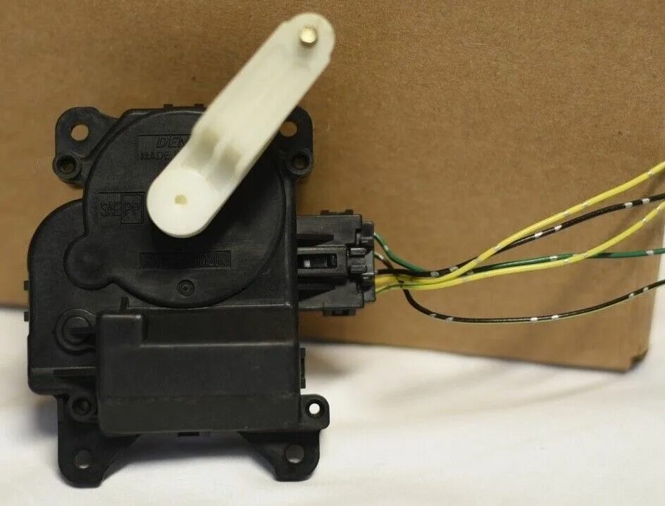 Сервопривод печки lexus rx 300. 87106-30371 сервопривод режимов обдува lexus rx300. 87106-30371 сервопривод режимов обдува lexus rx300. Воздуховод тоннель отопителя лексус рх 330. Сервопривод лексус.