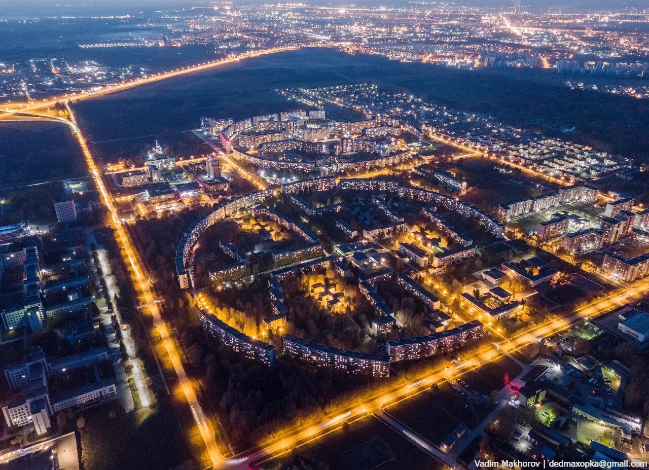 Города новосибирской области отзывы. Новосибирск с высоты птичьего полета 2021. Краснообск Новосибирск. Краснообск Новосибирск с птичьего полета. Ночной Краснообск.