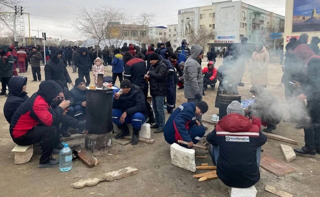 Казахстан митинг митинги 2022. Массовые протесты в казахстане 2022. Митинг в казахстане январь 2022. Алматы протесты 2022. Последние события в казахстане.