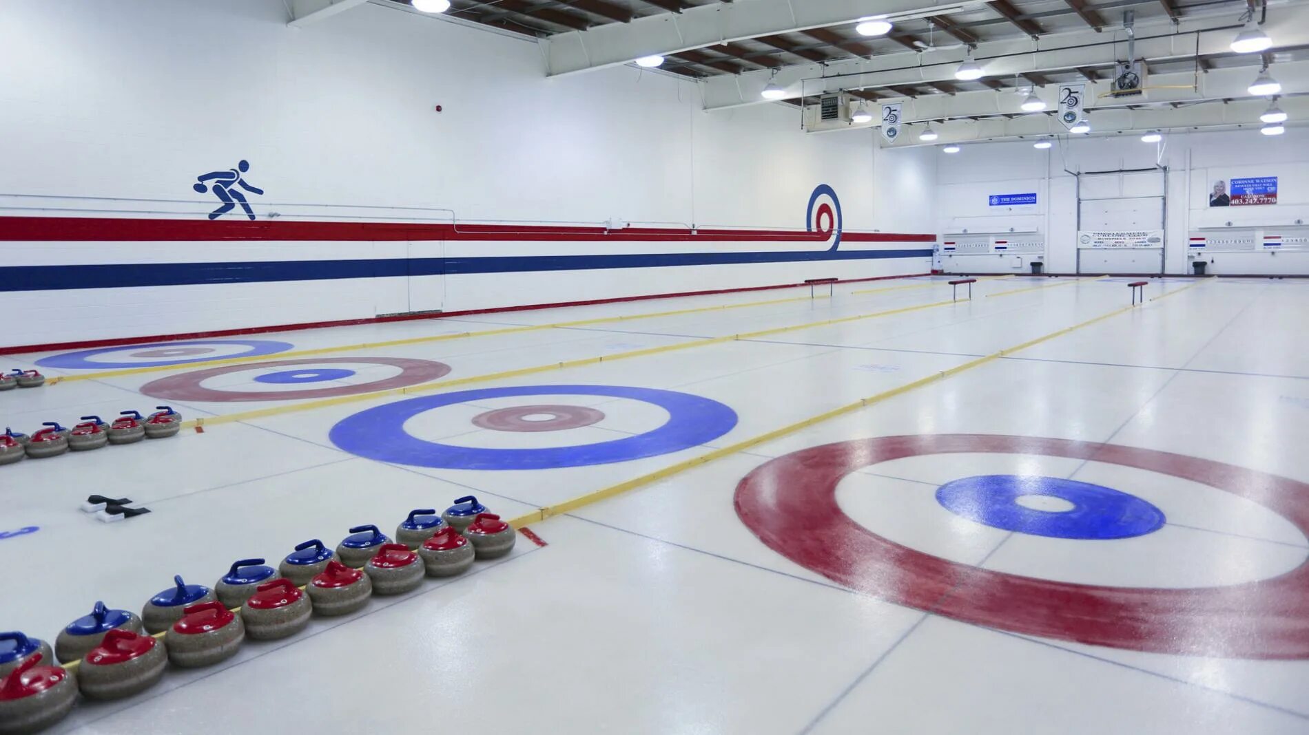 Площадка для керлинга. Керлинг марьина роща. Константин манасевич керлинг. Дорожка для керлинга. Игровое поле для керлинга.