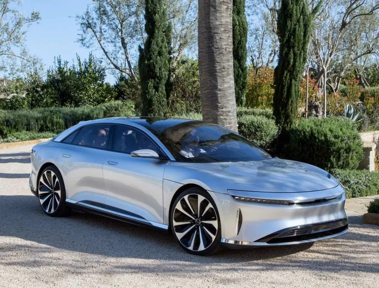 Конкурент теслы. Автосалон в пекине 2021. Конкурент теслы. Электрокар lucid 2020. Конкурент теслы.