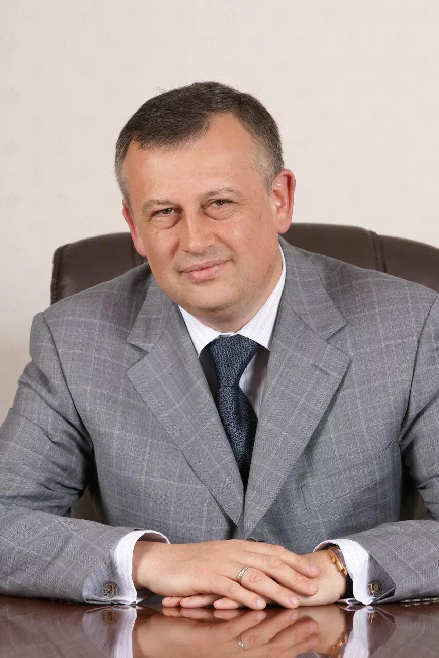 Губернатор лен обл. Александр юрьевич дрозденко. александр дрозденко губернатор. дрозденко губернатор ленобласти. дрозденко александр юрьевич официальный сайт.