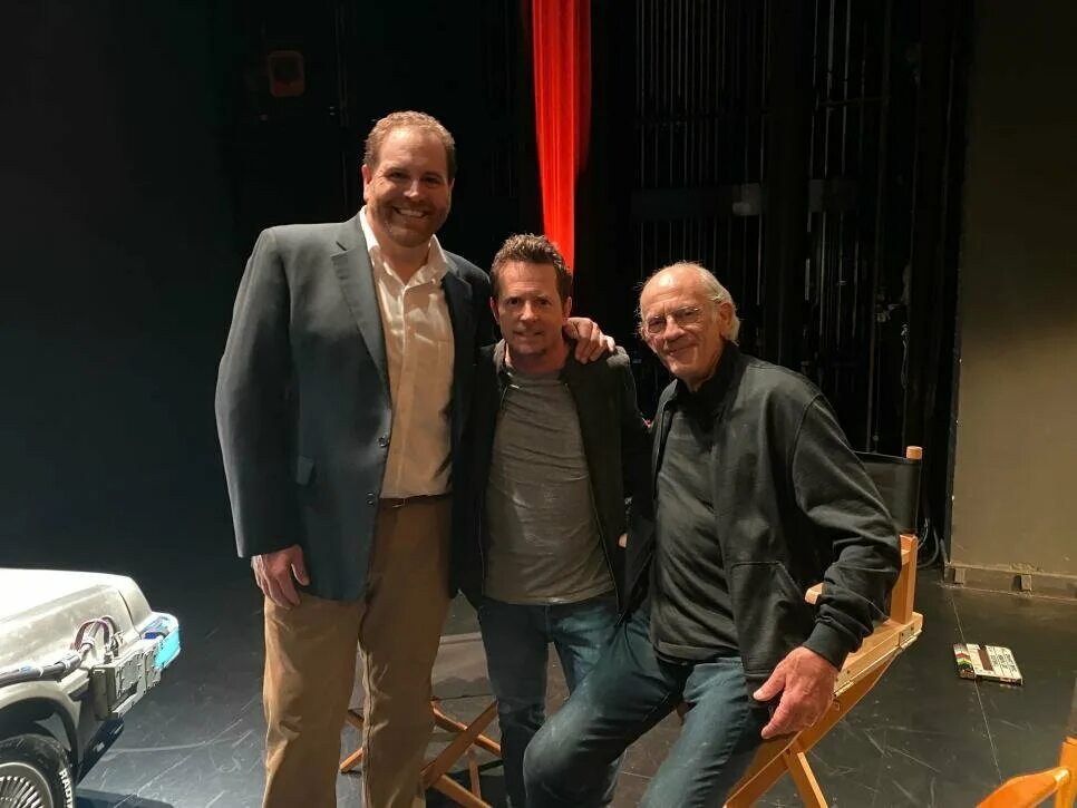 кристофер ллойд назад в будущее. экспедиция назад в будущее. экспедиция: назад в будущее сериал. назад в будущее сериал 2021. назад в будущее сериал 2021.