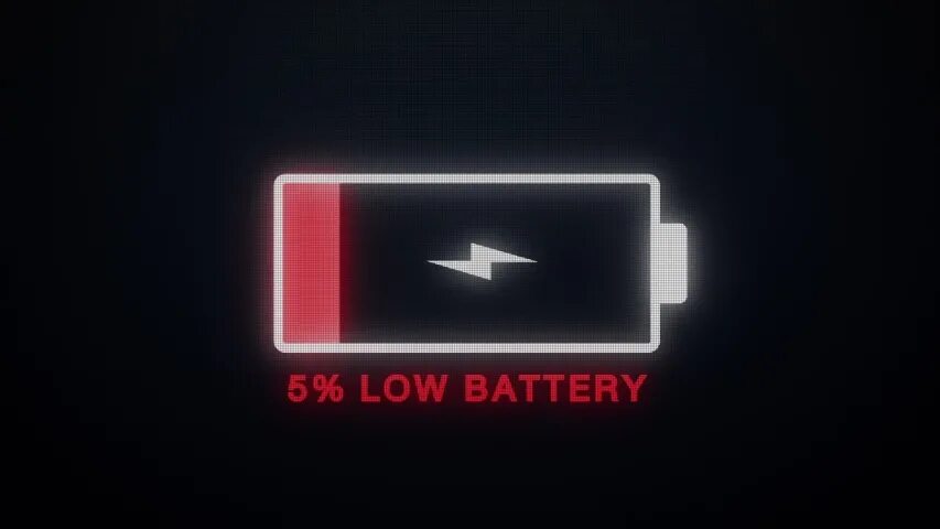 Low battery power. Low Battery. Надпись Low Battery. Батарея разряжена без фона. Battery Low картинка.