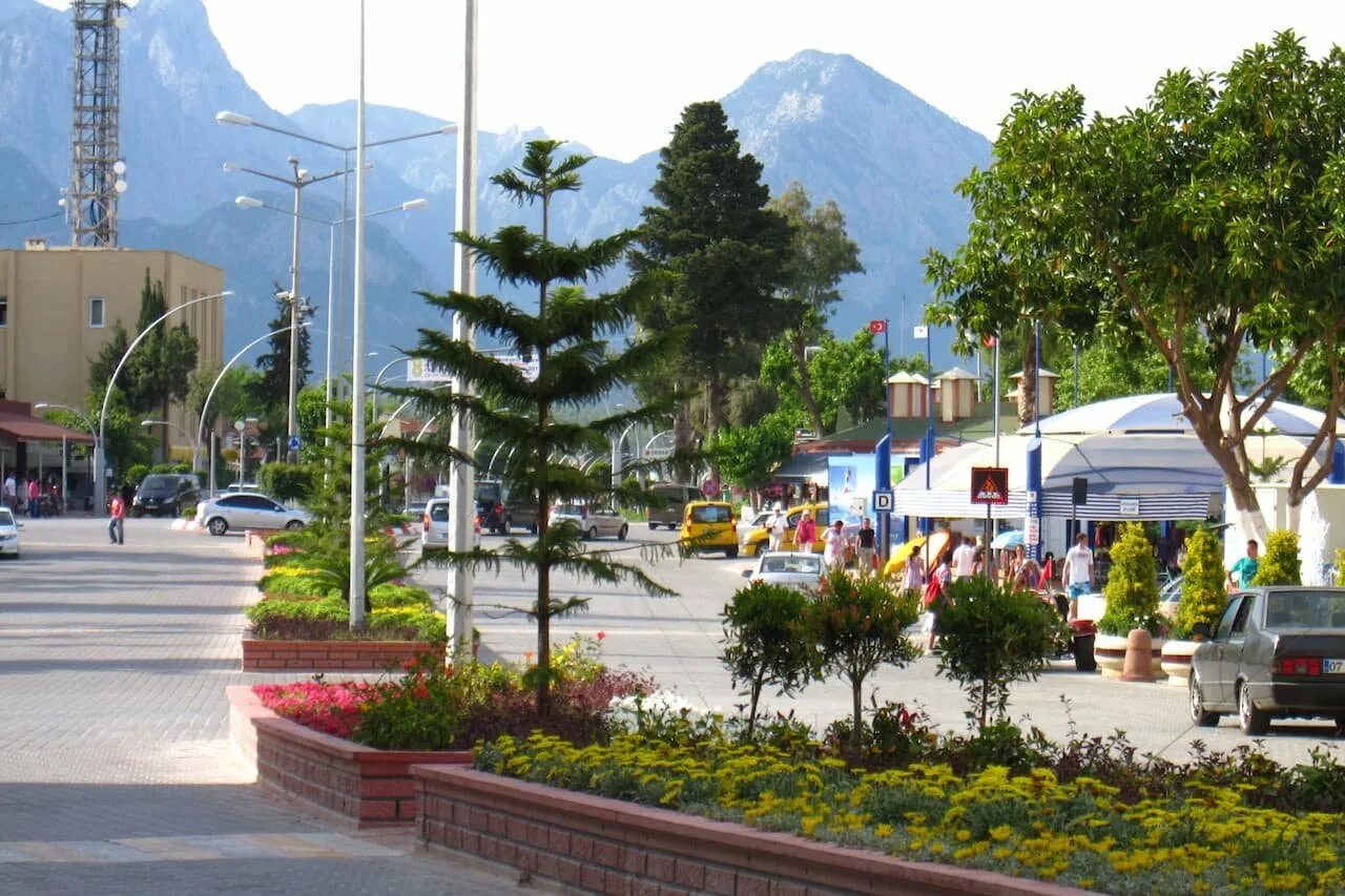 Кемер турция улочки. Кемер турция центр города. Кемер центр турция. Центр турции. Кемер центр турция.