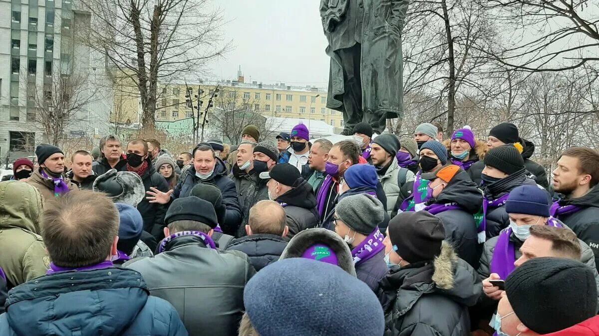 Дружинники на митинге 23 января. Дружинники против митингов Омск.