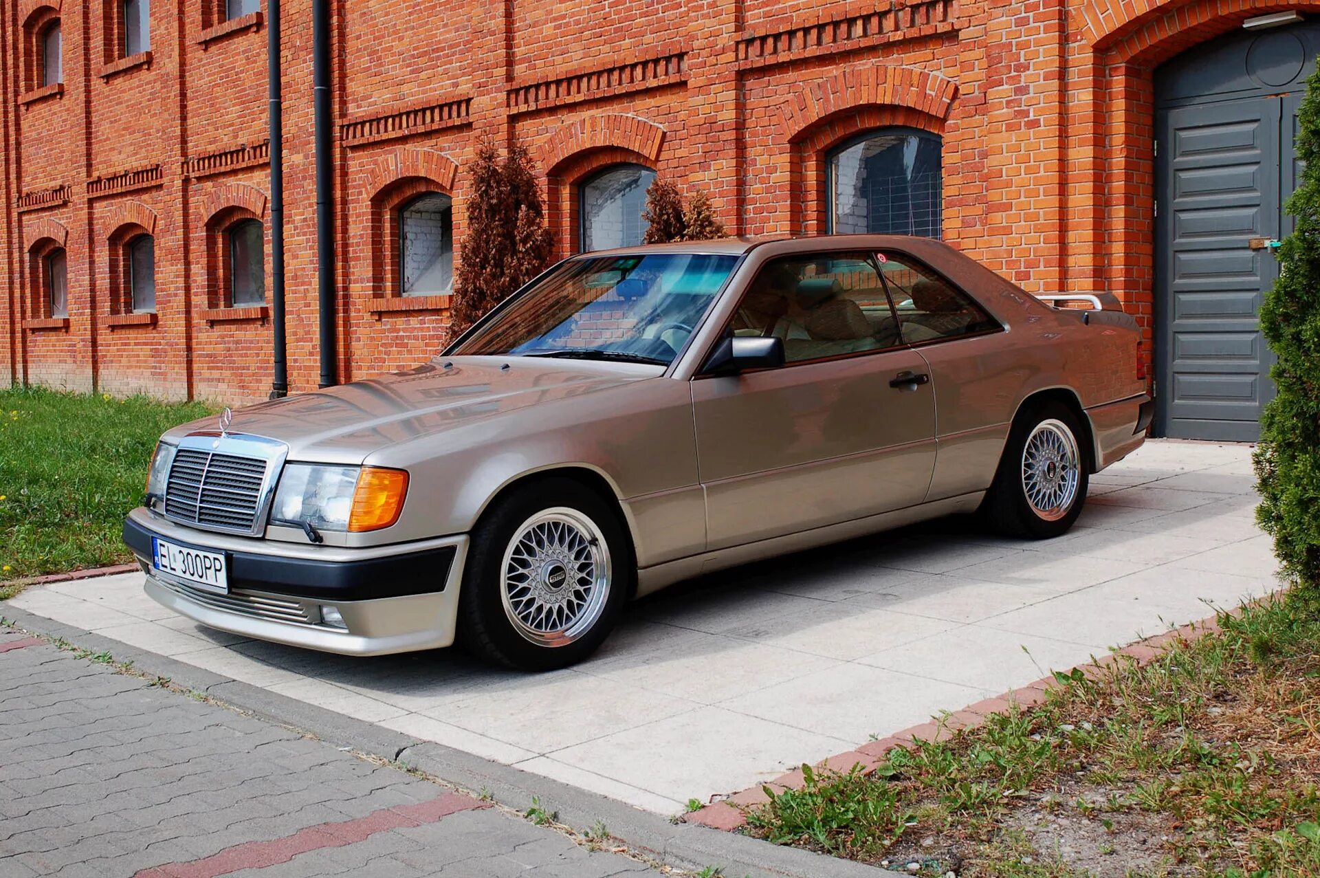 8 ce c. Mercedes Benz w124 Coupe Hammer. Mercedes 300ce. Мерседес w124 300ce купе. Mercedes w124 Coupe.