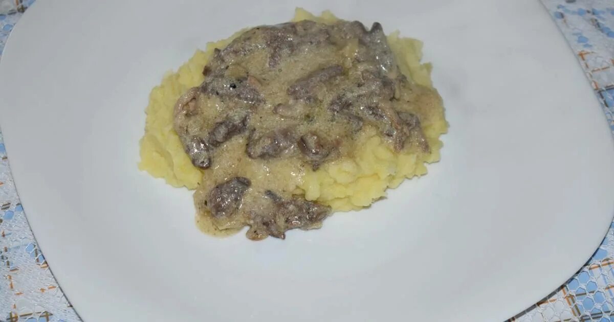 Куриные сердечки в сливочном соусе. Куриные сердечки с грибами. Куриные сердечки в сливках на сковороде. Куриные сердечки в сливочном соусе. Куриные сердечки в сливочном соусе.