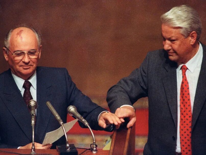 Горбачев и Ельцин. Горбачев Ельцин 1990. Горбачев и Ельцин 1991. Горбачев и б н ельцин