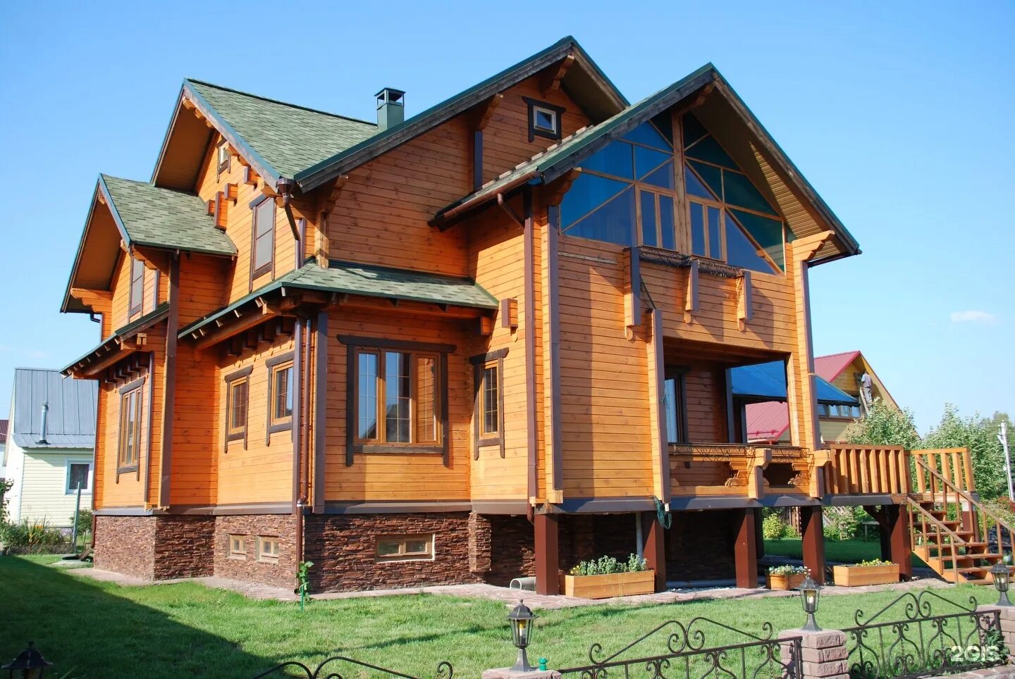 Загородное строительство компании