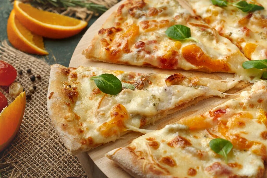 Пиццерия еще. Семейная пиццерия. Пицца ещё кусочек. Пицца еще. Many pizzas.