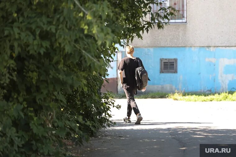 Подросток уходит гулять без разрешения