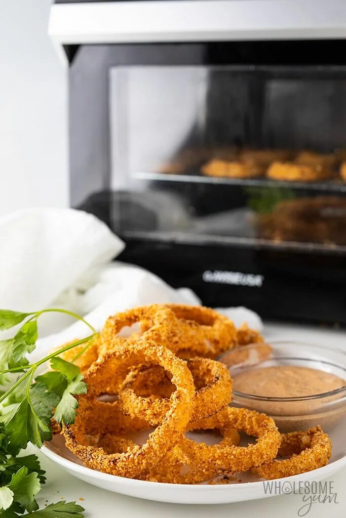 Еда во фритюре. Блюда в airfryer. десерты во фритюре. лук во фритюре.