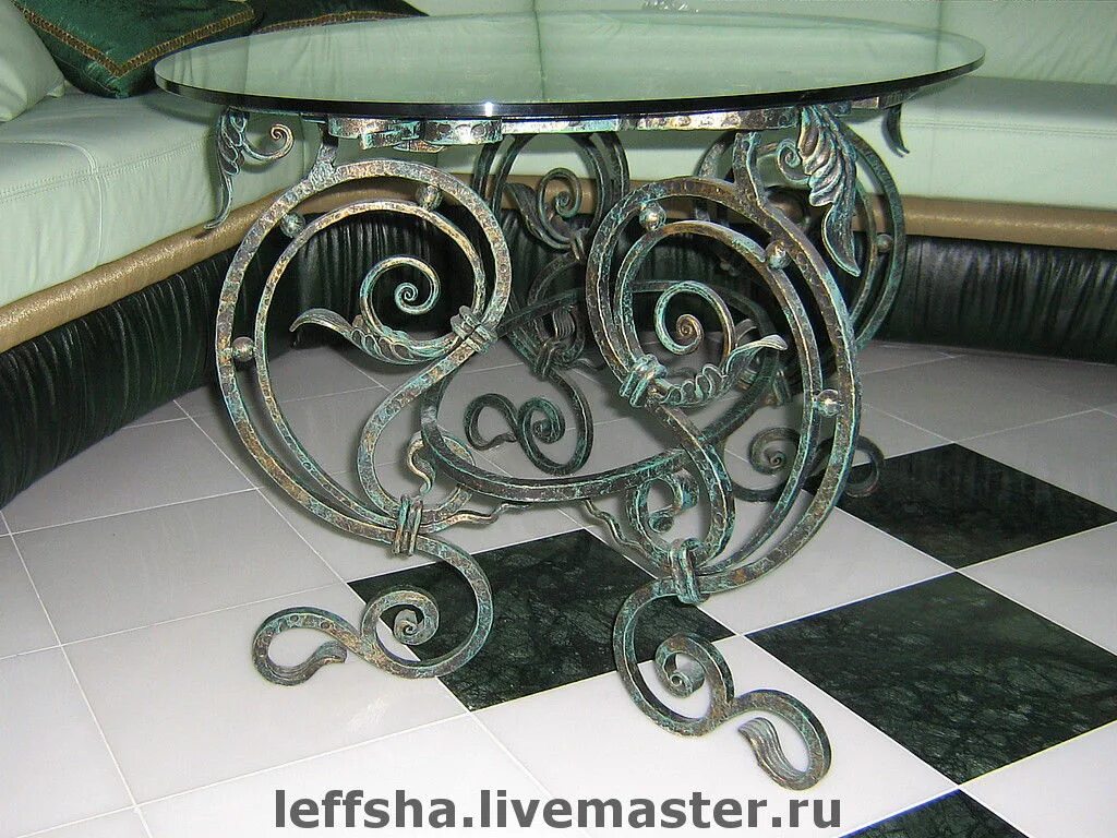Кованый обеденный стол. Кованый журнальный столик. Подстолье холодная ковка. Кованый столик. Декоративный столик из металла.