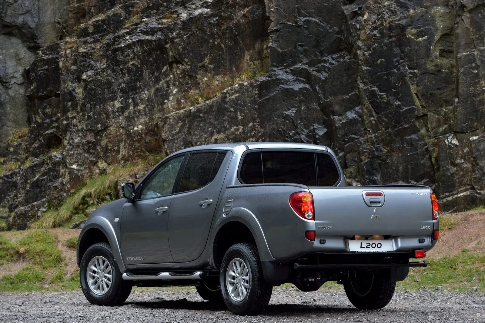 Mitsubishi l200 2014. Мицубиси л200. Mitsubishi l200. Митсубиси l200 2014. Машина Митсубиси л200.