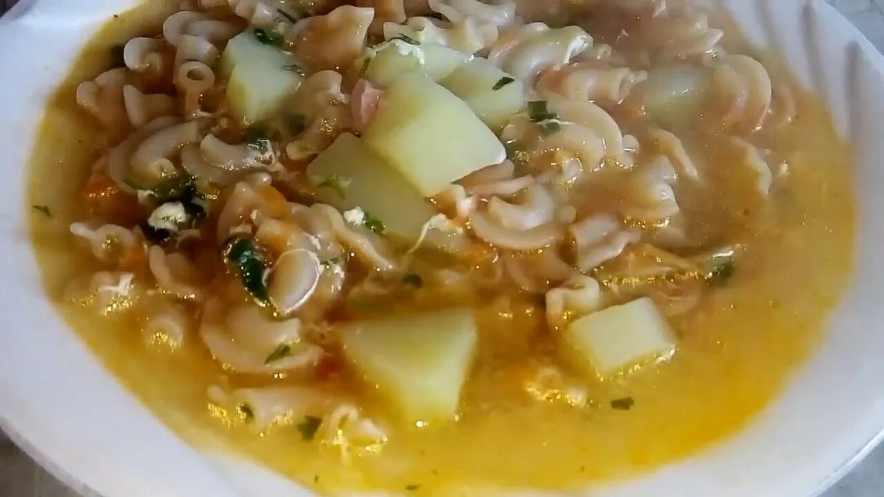 Суп с макаронами и тушенкой. Армянский макаронный суп. суп с макаронами в виде ракеты фото.
