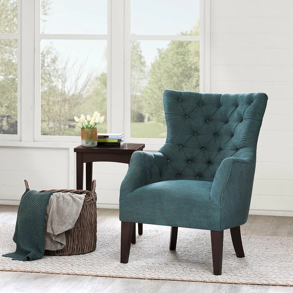 Фото стулья гостиной. Кресло Wingback Chair. Кресло Grantham Chair. Кресло Waldeck Chair Green. Кресло в интерьере.