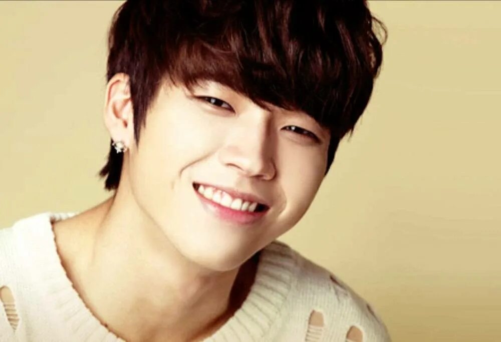 Infinite woohyun. Инфинит сонгю и ухен. Infinite ухен. Infinite ухен. Актер ухен с инфинити.