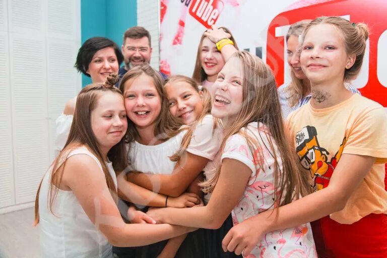 13 детей ютуб. Блогерская вечеринка для детей. вечеринка блоггеров для детей. детская вечеринка в стиле лайк. вечеринка в стиле блогеров.