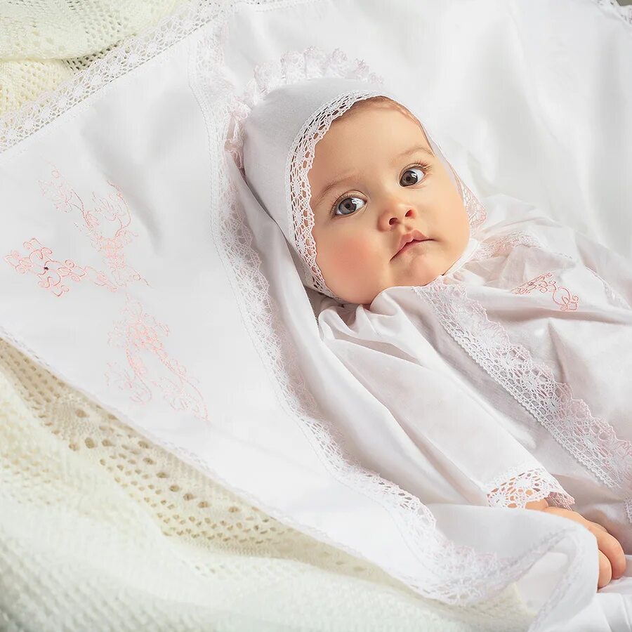 Крещение новорожденной девочки. Таинство крещения ксении. Крестины. Фотосессия крещения новорожденных. Фотосессия крещения новорожденных.