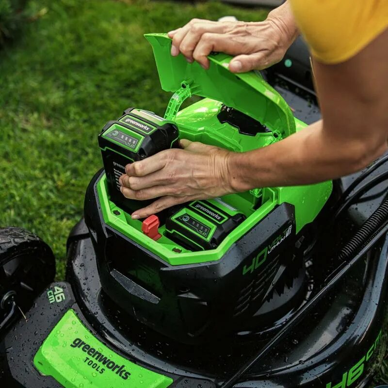 Акб greenworks. GREENWORKS gd40lm46sp. Газонокосилка GREENWORKS 40v g-Max gd40lm46sp. GREENWORKS G-Max 40v. Газонокосилка GREENWORKS 2506807uf gd40lm46sp.