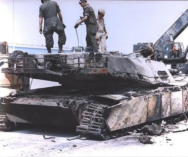 Подбит первый танк абрамс. М1а1 Абрамс уничтоженный.