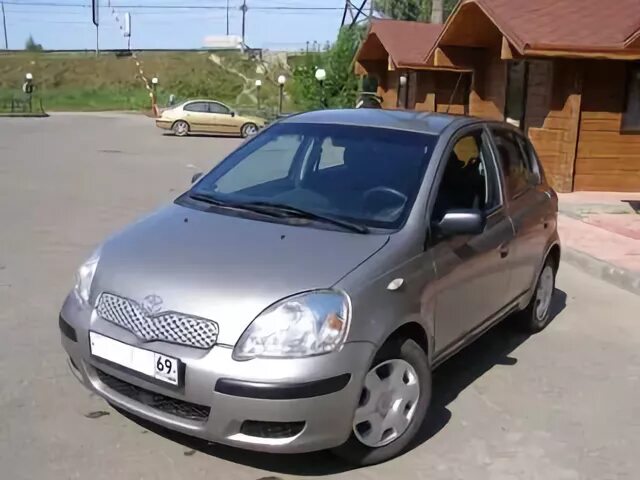 ярис 2004 год