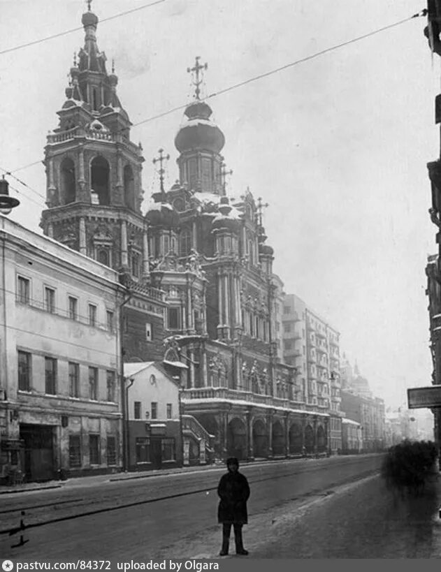 Успенская церковь на покровке 1696 1699. Успенская церковь на покровке, архитектор п. Церкви успения пресвятой богородицы на покровке (в котельниках). Успенская церковь на покровке в москве. Церковь успения пресвятой богородицы на покровке в москве.