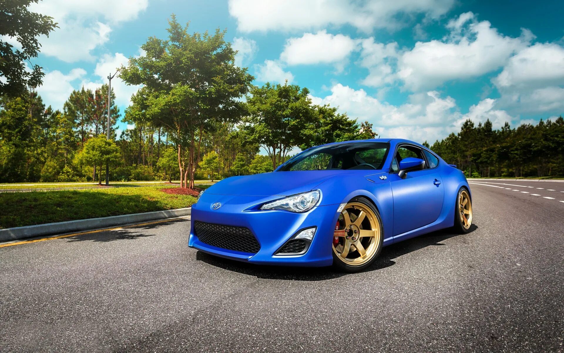 Маленькая синяя машина. Toyota gt86 Blue. Тойота gt86 синяя. Toyota gt86 голубая. Тойота 86 голубая.