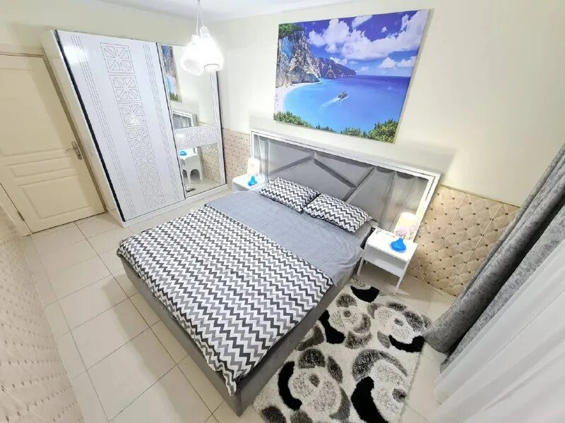 Квартира анфисы чеховой фото. Самая маленькая квартира в москве. Маленькие квартиры в россии. Квартира апартаменты 11 квадратных метров. А за плечами 110 квартира минсоны.