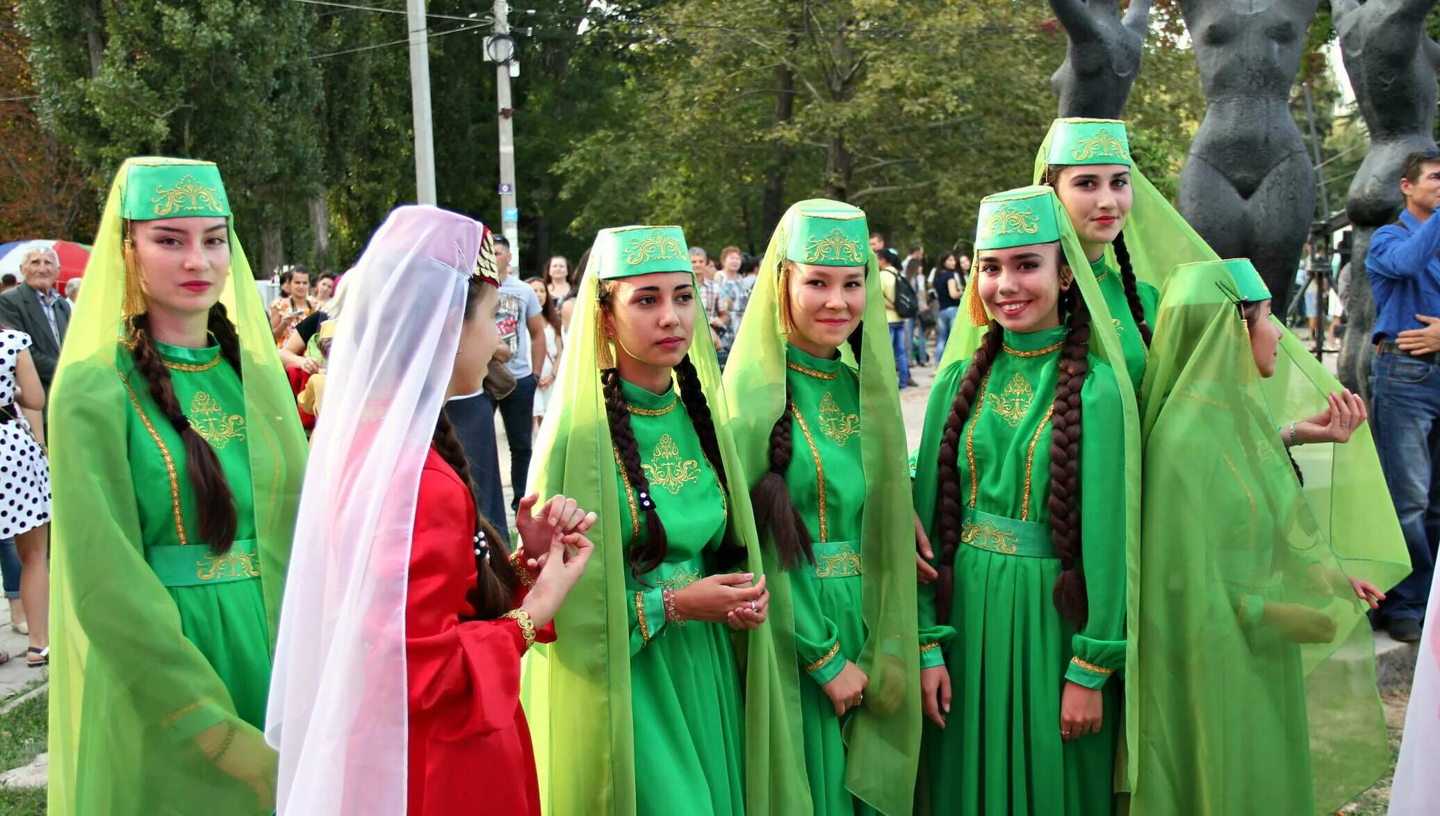 Татары на празднике Курбан. Курбан байрам Крым. Курбан байрам у татар. Курбан байрам крымские татары.