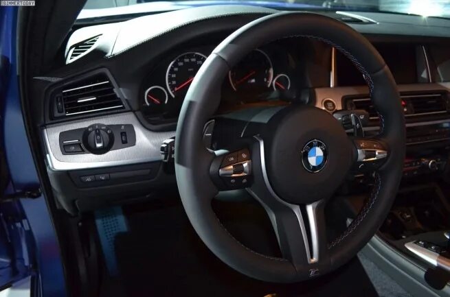 Как снять руль на ф10 Установка руля на M5 от Competition BMW M5 (F10), 4,4 л, 2013 года аксессуары