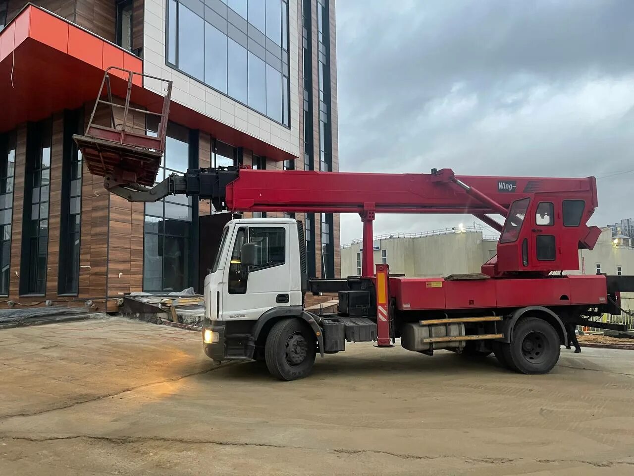 Автовышка isuzu 17 метра телескопическая. Автовышка аичи сн 145. Автовышка 22 метра hino aichi sk22a. Автовышка novas 350q-s. Автовышка 22м платформа метров.