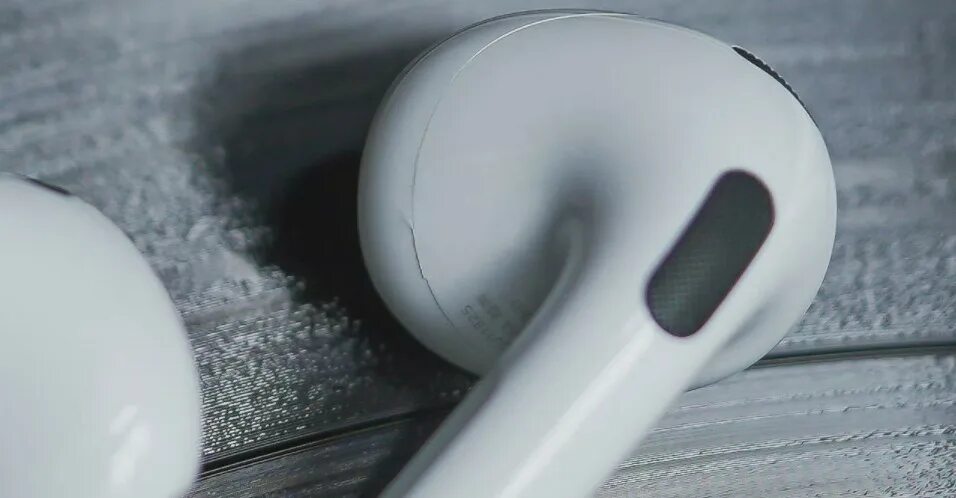 Наушники airpods pro трещит. Airpods pro max 2. Аирподс 2 поколения. Почему беспроводные наушники шипят. Airpods sale.