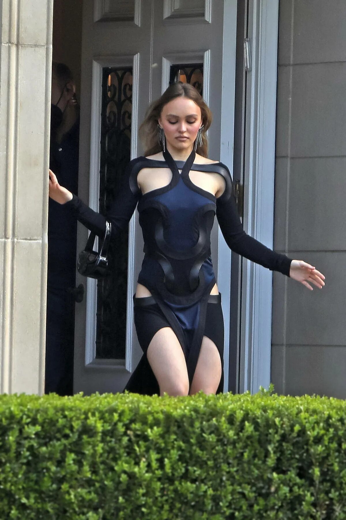 Lily rose depp fill void. Роуз депп 2025. lily rose depp the idol.