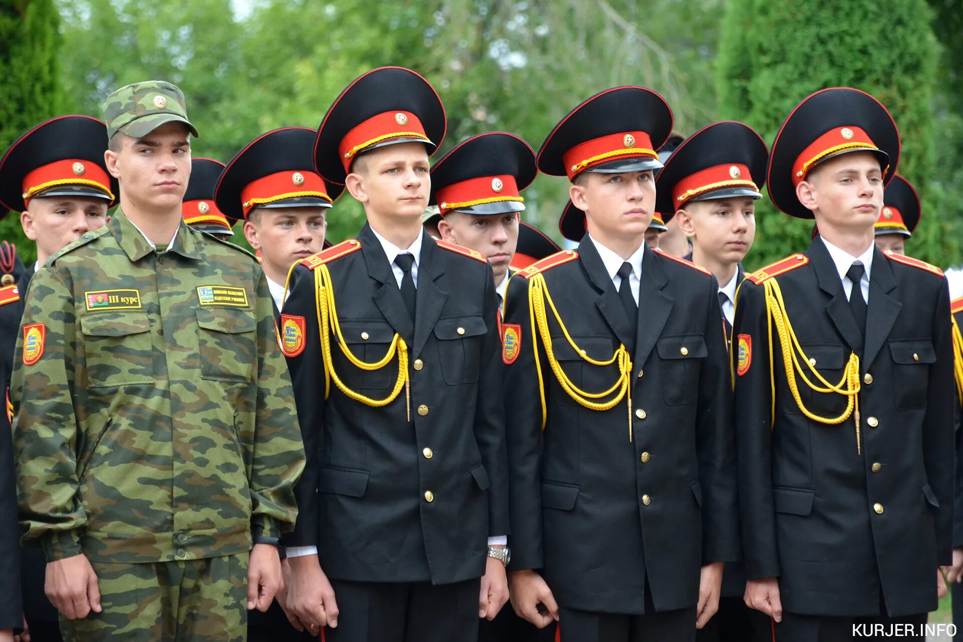 Училище после какого класса. Кадетское училище. кадетское училище для мальчиков. кадетское училище в нижнем. форма кадетского училища.