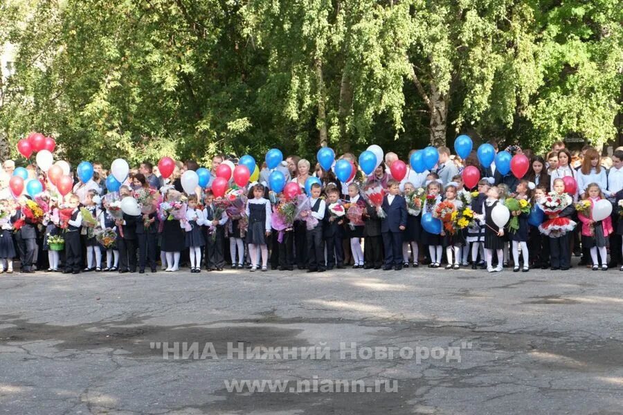 Старшеклассницы поют песню, посвященную Нижнему Новгороду Новости Нижнего Новгор