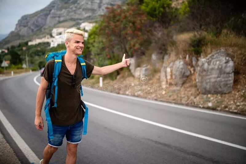 Iv автостопом. Женщина голосует на дороге. Iv автостопом. Настольная игра автостоп. Автостопщики девушки.