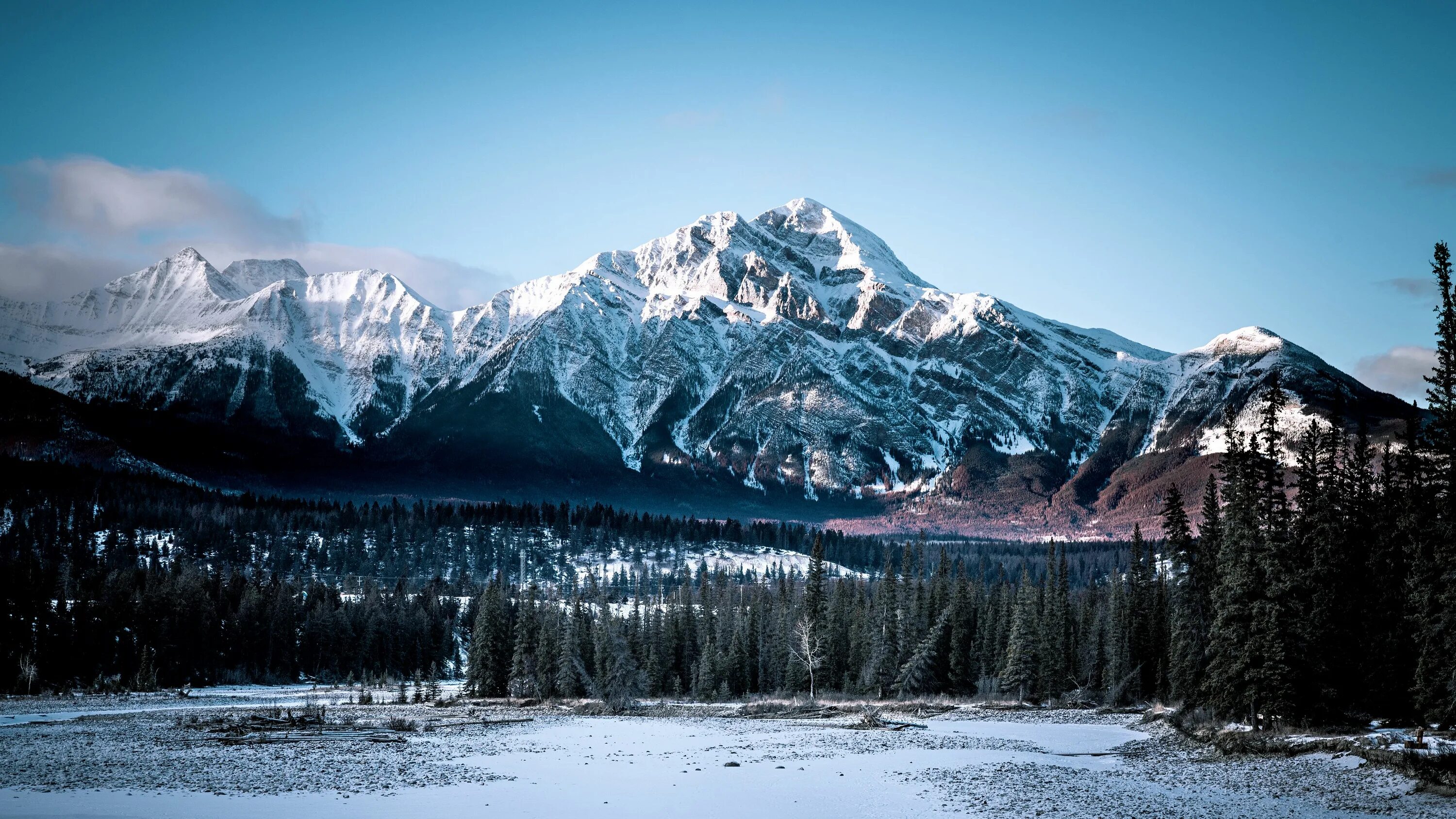 Зимний закат. Швейцария зимой. Снежные просторы. Four snow. Горы зимой.