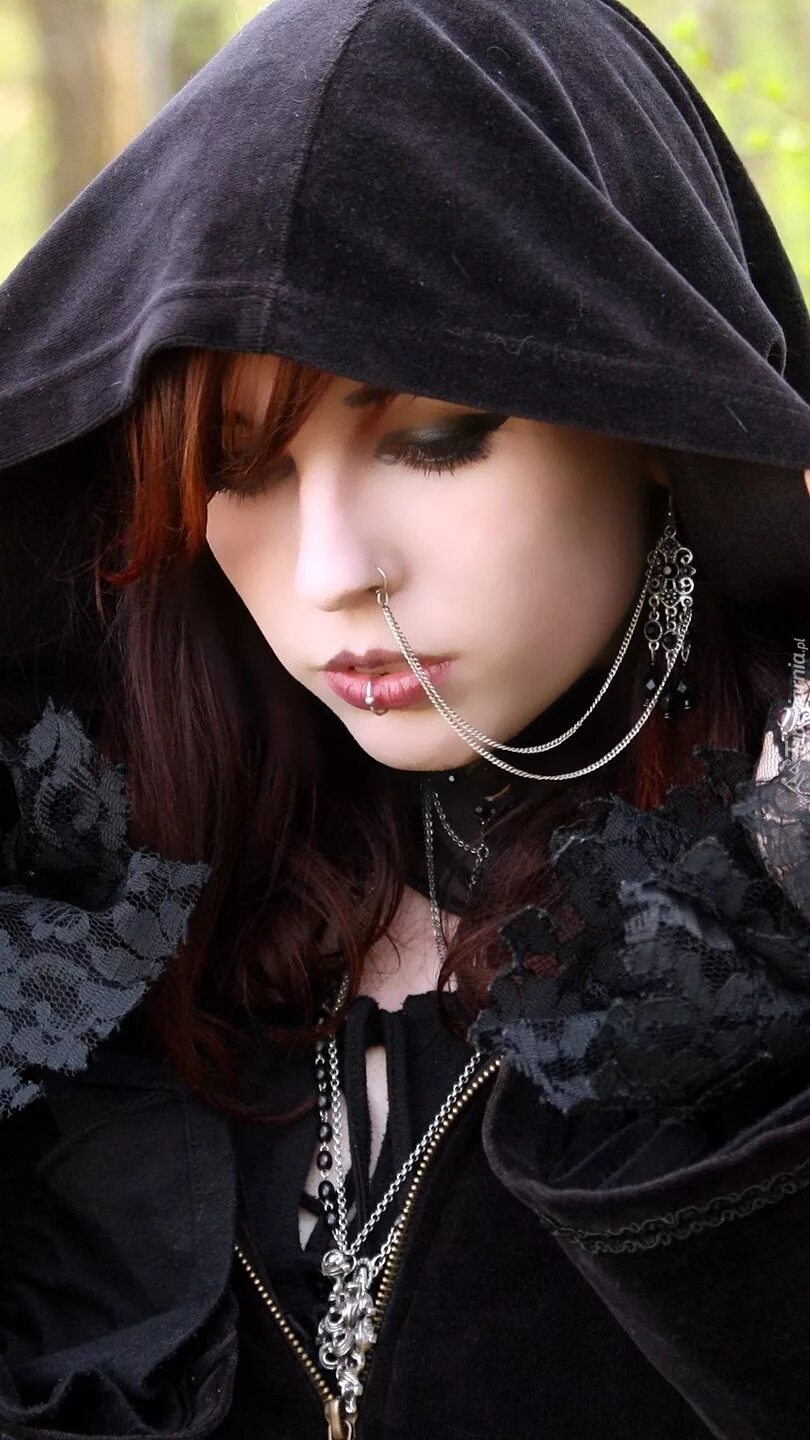 Японская стимпанк мода на улицах харадзюку. Gothic street. Барселона город готический квартал. Харадзюку токио. Готический район в барселоне.